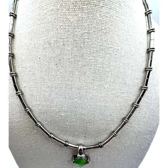 Silver Necklace With Green Glass Cats Eye Pendant - Picture 4 of 8